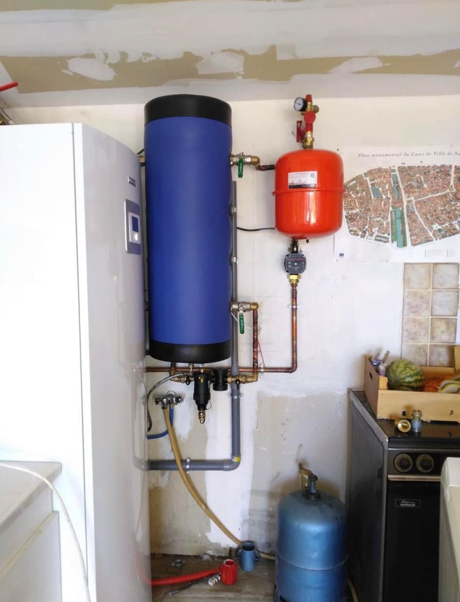 Ballon et réseau de raccordement d’une installation thermique